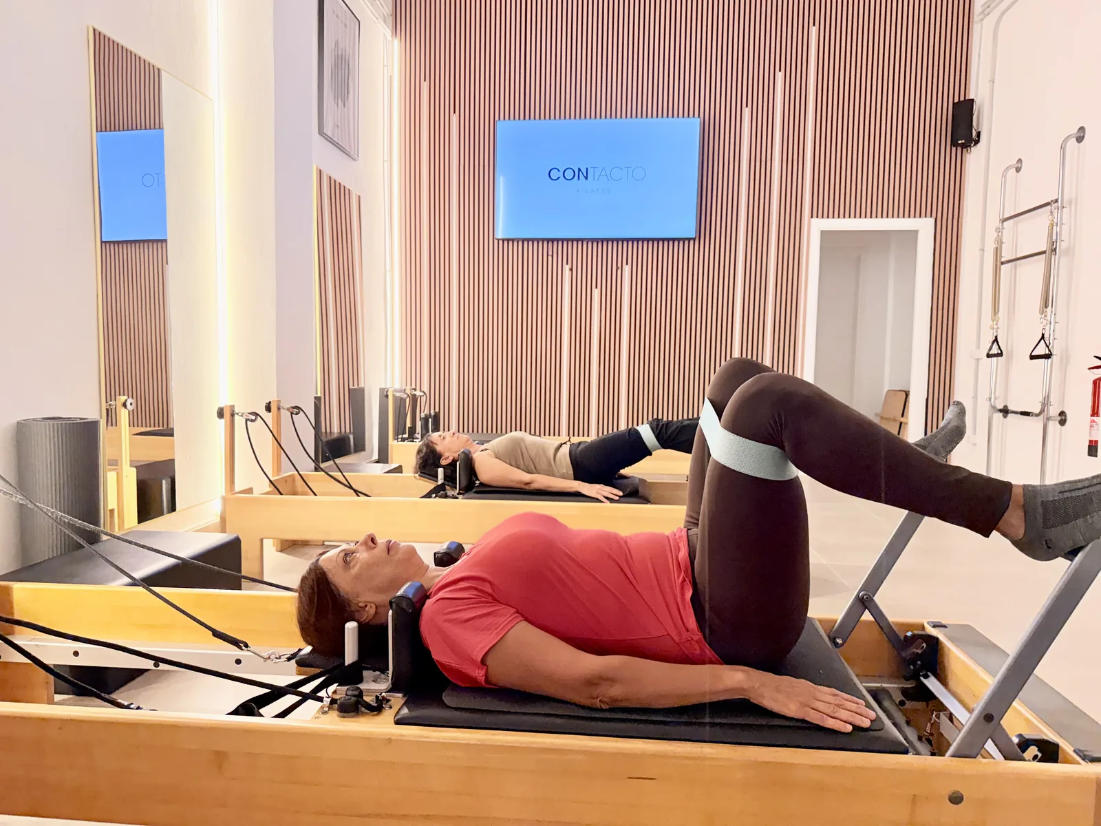 Práctica de Pilates Reformer en CONTACTO, El Prat de Llobregat
